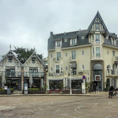 1 la baule les pins 15 